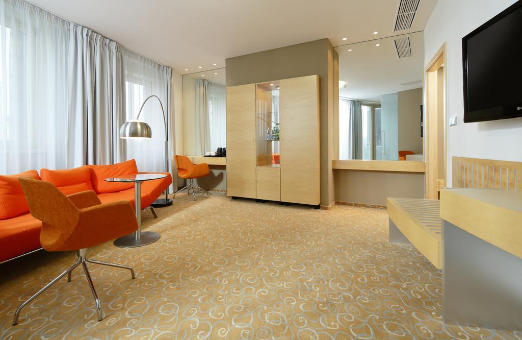 Orea Hotel Atrium Otrokovice Oda fotoğraf