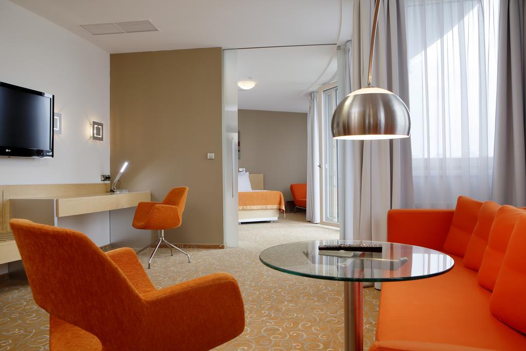 Orea Hotel Atrium Otrokovice Oda fotoğraf
