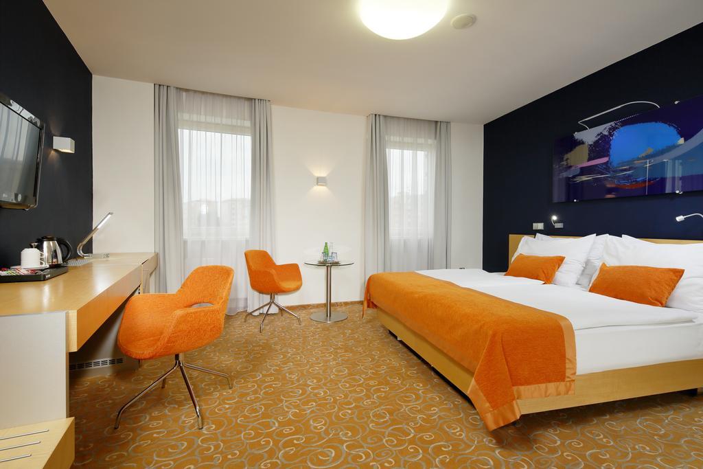 Orea Hotel Atrium Otrokovice Oda fotoğraf