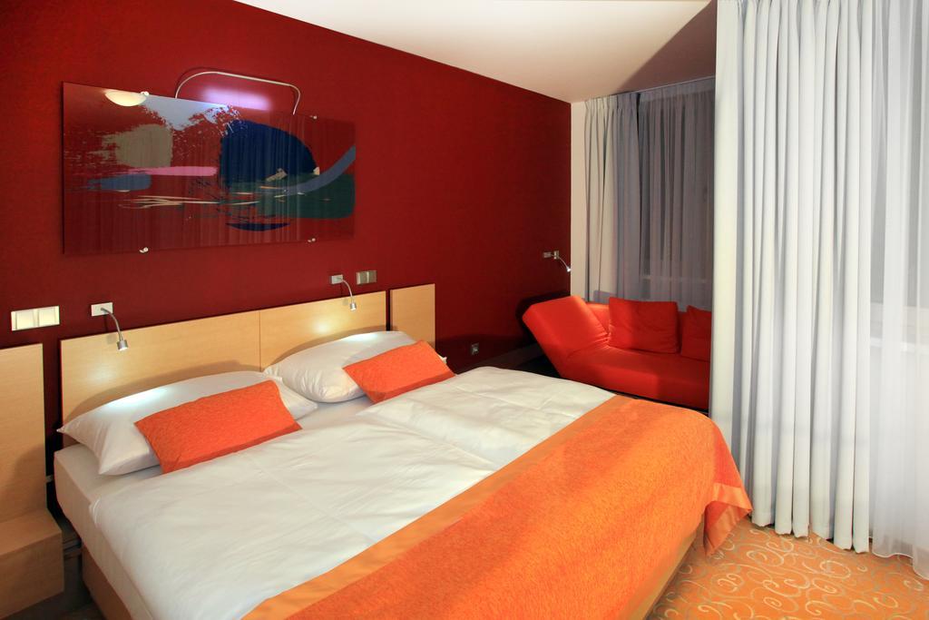 Orea Hotel Atrium Otrokovice Oda fotoğraf