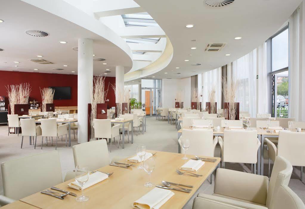 Orea Hotel Atrium Otrokovice Dış mekan fotoğraf