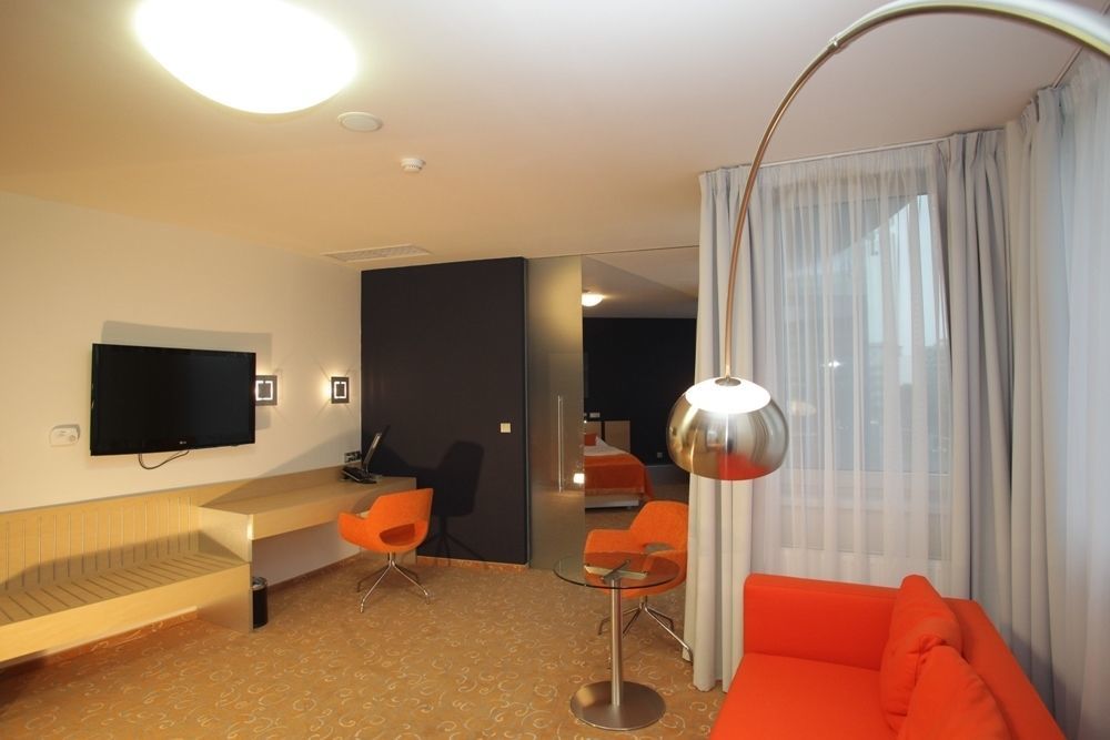 Orea Hotel Atrium Otrokovice Dış mekan fotoğraf
